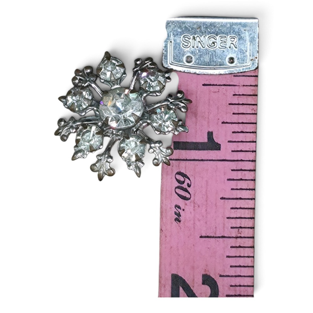 Unbranded Snowflake Brooch Women OS Silver Excellent Rhinestone Crystal Pin - Picture 3 of 3